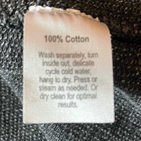 Winston White distressed black crop sweatshirt - Picture 5 of 5